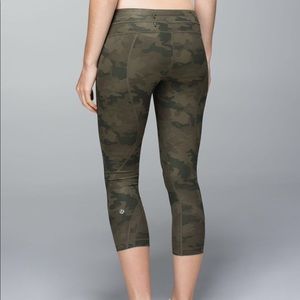 Lululemon Inspire Crop II Savasana Camo